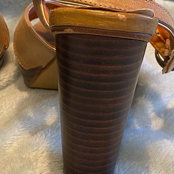 Fossil Leather Wooden Heel Platform Sandals - Picture 9 of 14